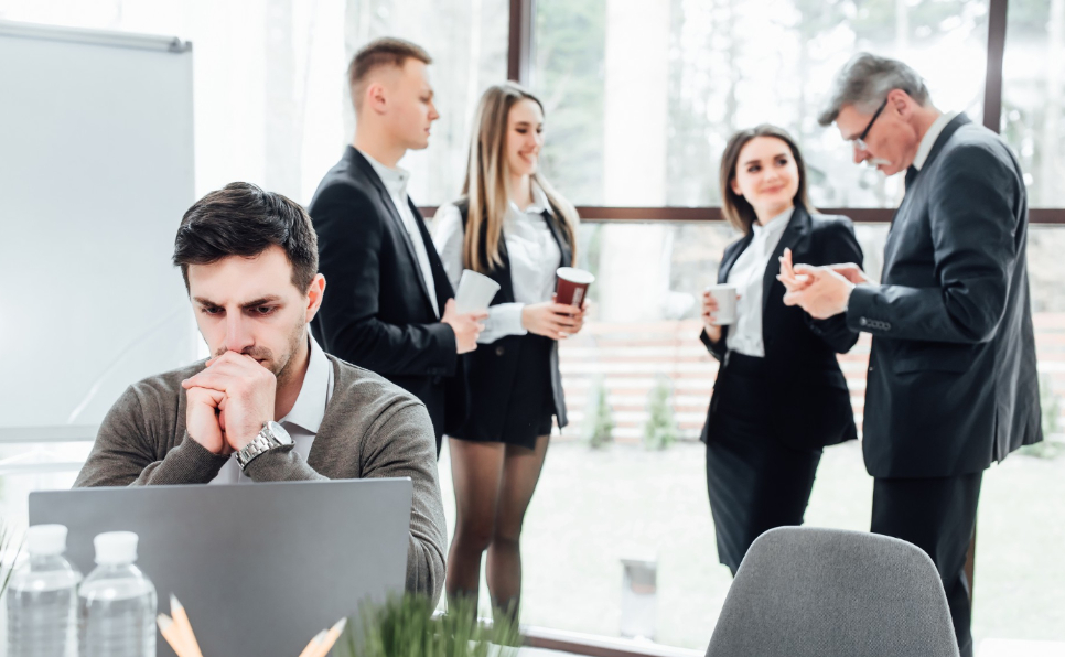 Por qué tu equipo entiende inglés, pero no siempre se anima a usarlo
